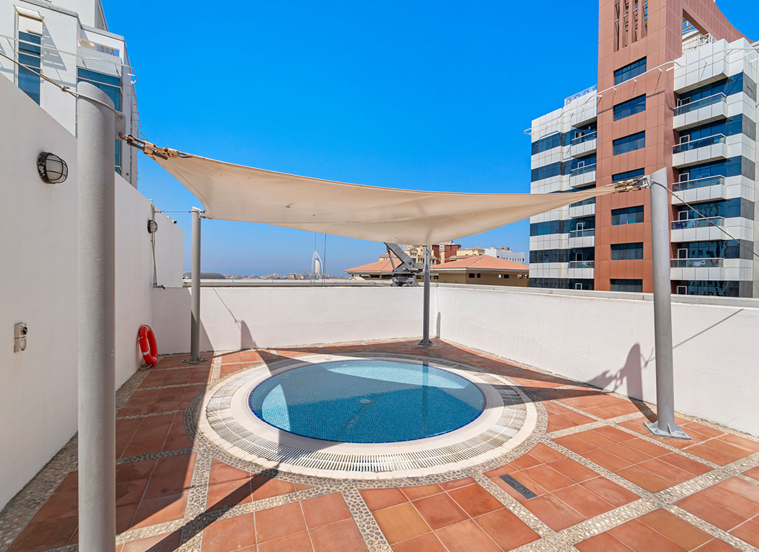 12-Bahwan-Tower-Al-Barsha